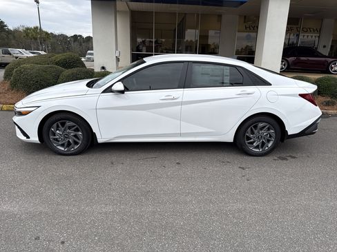 New 2026 Hyundai Elantra Blue image 2