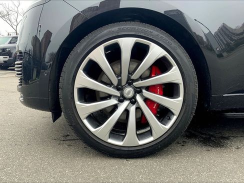 Used 2024 Land Rover Range Rover SV image 5