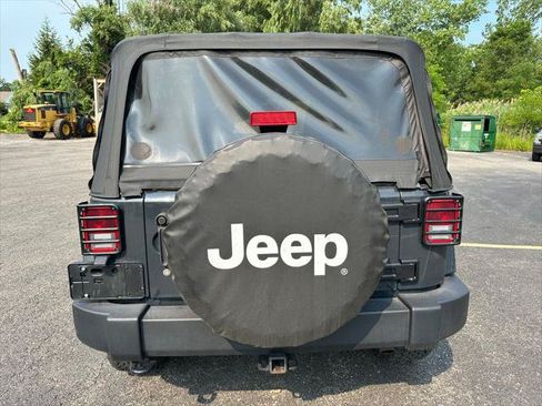 Certified 2018 Jeep Wrangler Sport AWD/4WD image 13