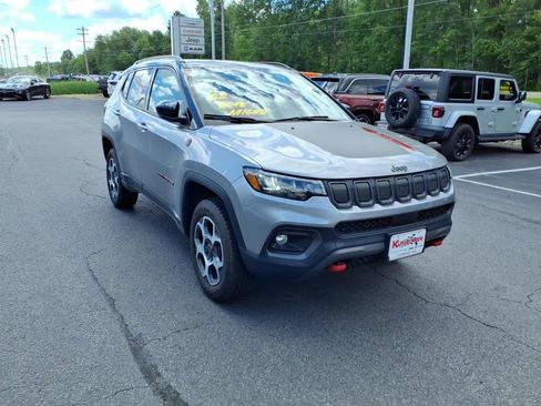 Used 2022 Jeep Compass Trailhawk w/ Sun and Sound Group AWD/4WD image 4