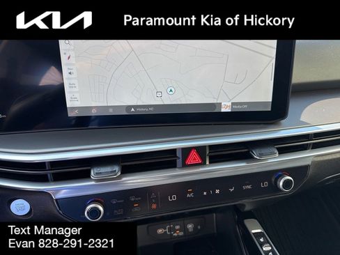 Used 2025 Kia Sorento SX FWD image 30