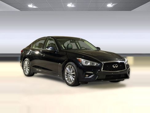 Used 2018 INFINITI Q50 Luxe w/ Essential Package (3.0T Luxe) AWD/4WD image 7
