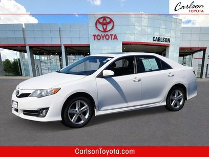 Used 2014 Toyota Camry SE w/ Moonroof Package