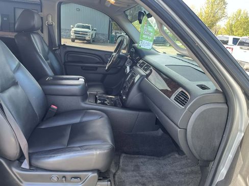 Used 2011 GMC Yukon Denali AWD/4WD image 30