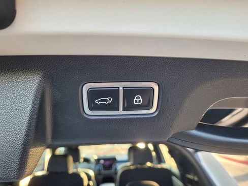 Used 2023 Kia Sorento SX Prestige image 9