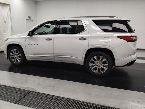 Used 2018 Chevrolet Traverse Premier w/ Driver Confidence II Package FWD image 3