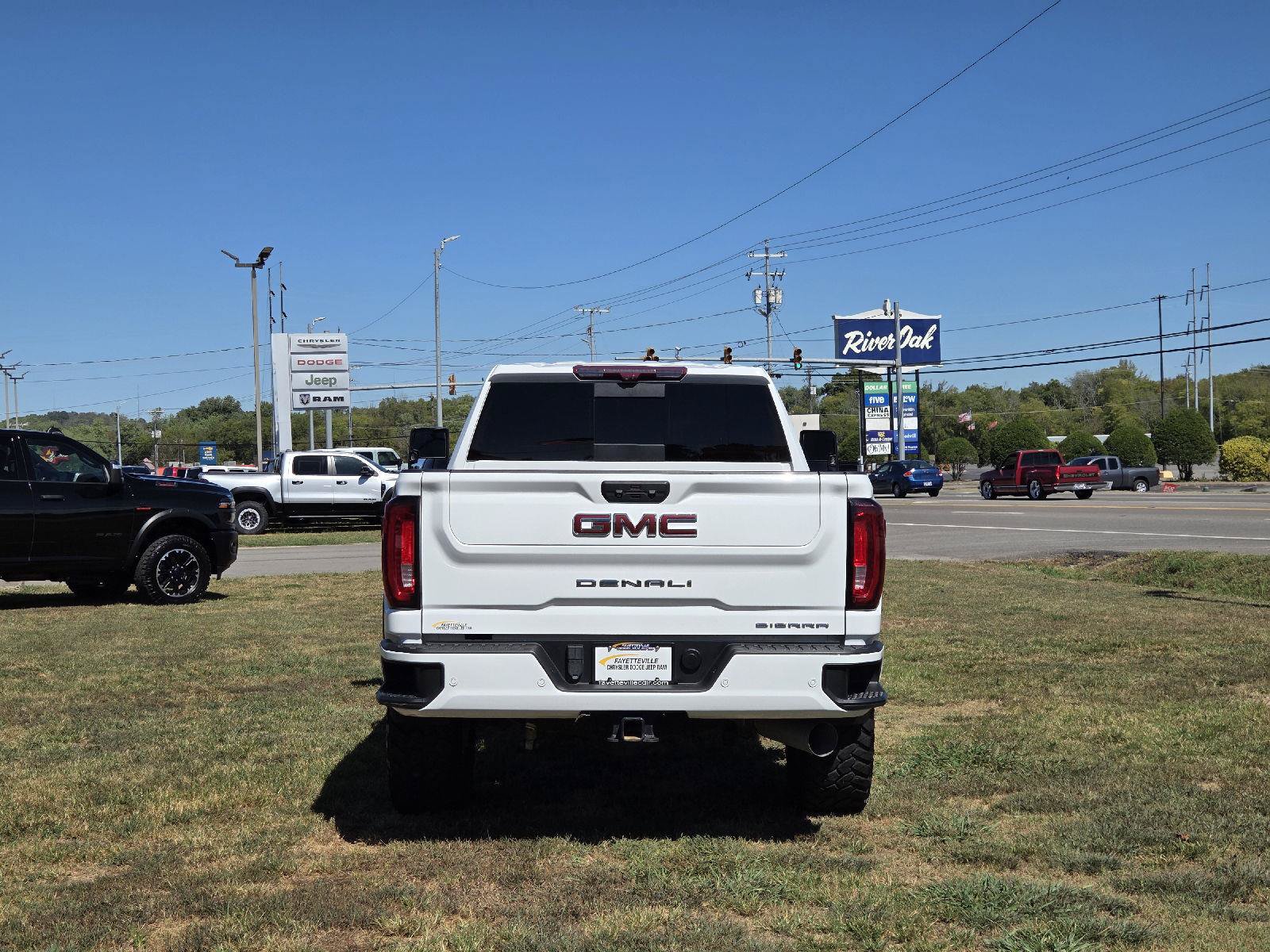 Used 2022 GMC Sierra 2500 Denali w/ Denali Ultimate Package AWD/4WD image 4