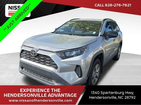 Used 2019 Toyota RAV4 LE FWD image 1