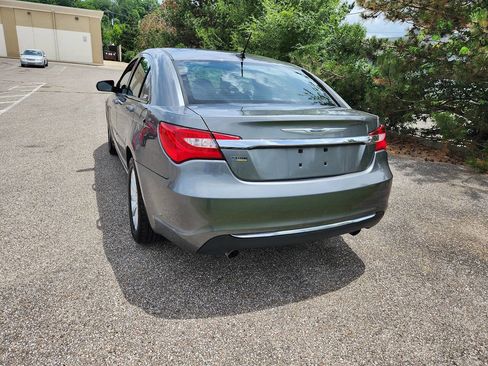 Used 2012 Chrysler 200 Touring FWD image 6