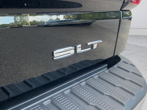 Certified 2025 GMC Sierra 1500 SLT AWD/4WD image 30