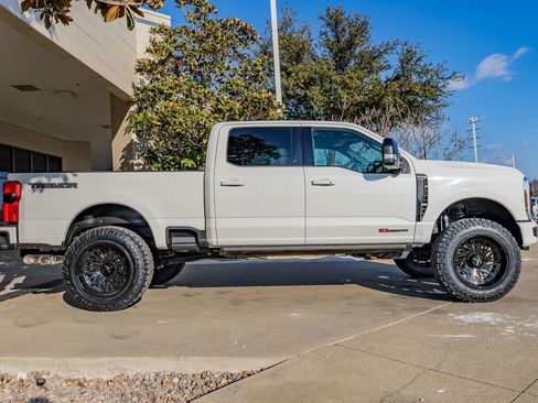 Used 2025 Ford F350 Platinum w/ Tremor Off-Road Package image 11