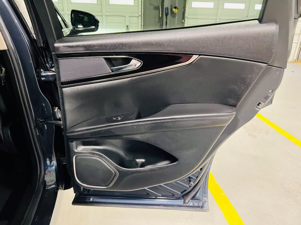 Used 2022 Lincoln Nautilus FWD image 30