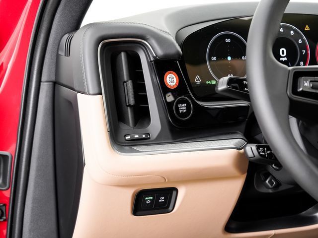 Certified 2026 Porsche Cayenne AWD/4WD image 10