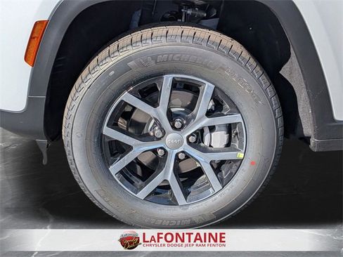 New 2025 Jeep Grand Cherokee Limited image 33