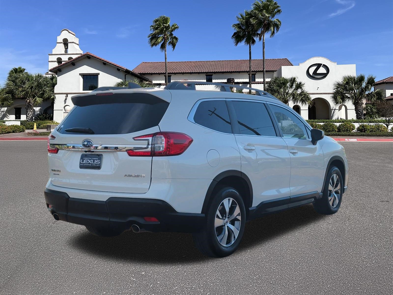 Used 2025 Subaru Ascent Premium AWD/4WD image 2