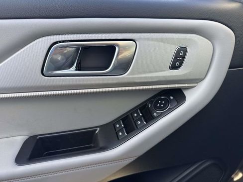 New 2026 Ford Explorer Active w/ Active Comfort Package image 20