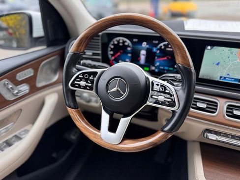 Used 2022 Mercedes-Benz GLS 450 4MATIC image 22