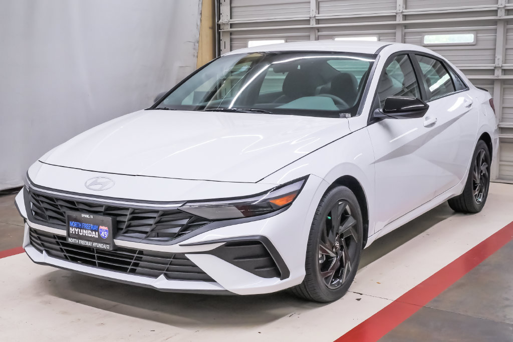 Certified 2026 Hyundai Elantra Sport FWD image 1