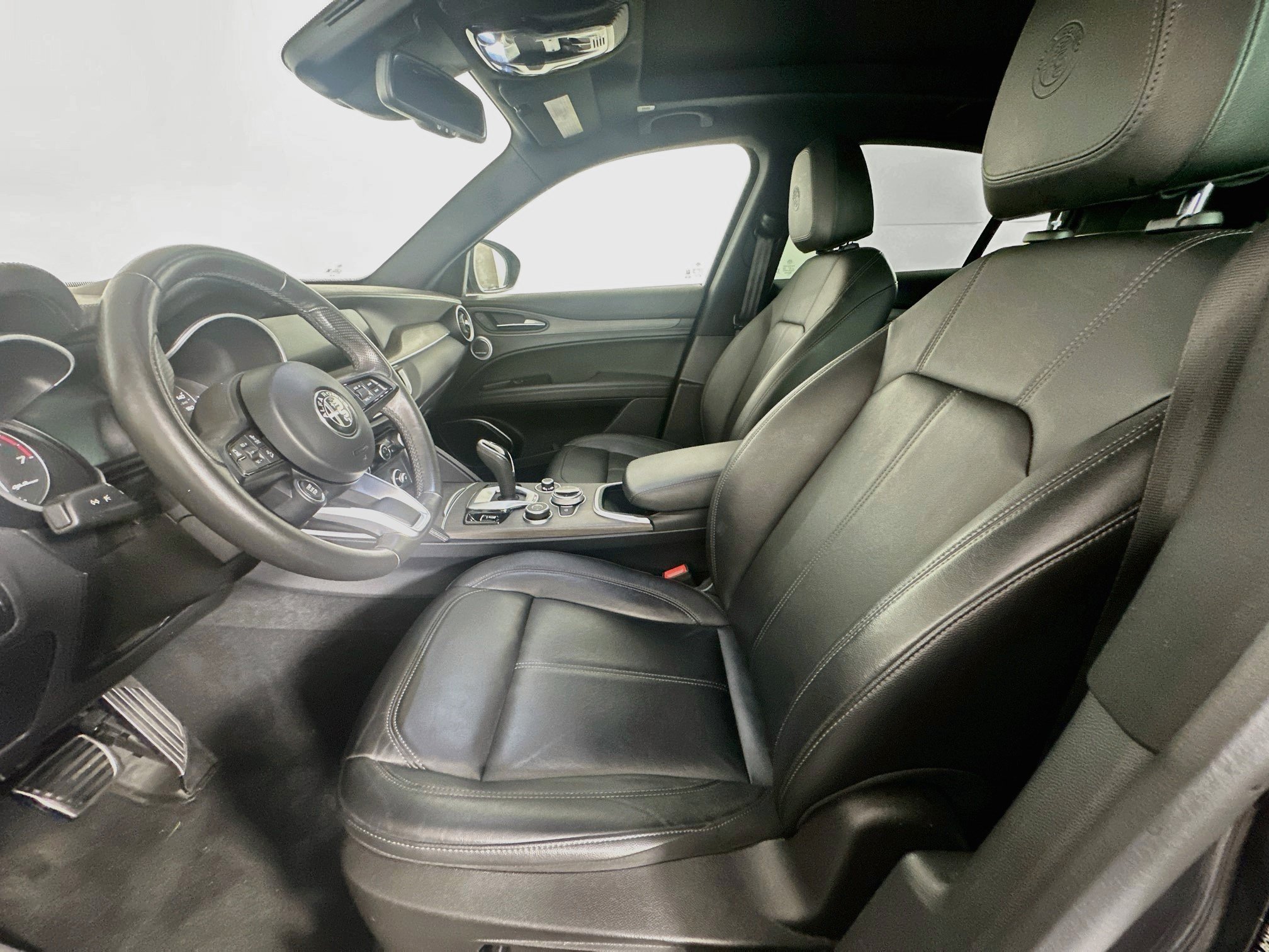 Used 2023 Alfa Romeo Stelvio Ti AWD/4WD image 13