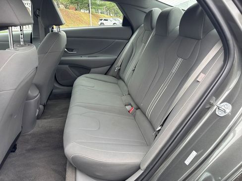 Used 2024 Hyundai Elantra SEL FWD image 25