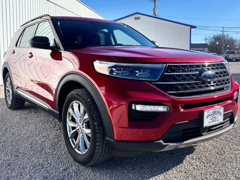 Certified 2021 Ford Explorer XLT w/ Equipment Group 202A image 1