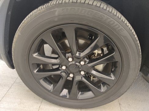 Used 2017 Jeep Grand Cherokee Altitude image 31