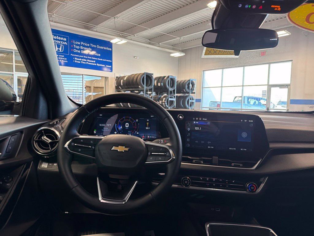 Used 2026 Chevrolet Equinox LT AWD/4WD image 10