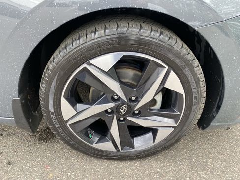 Used 2023 Hyundai Elantra Limited FWD image 14