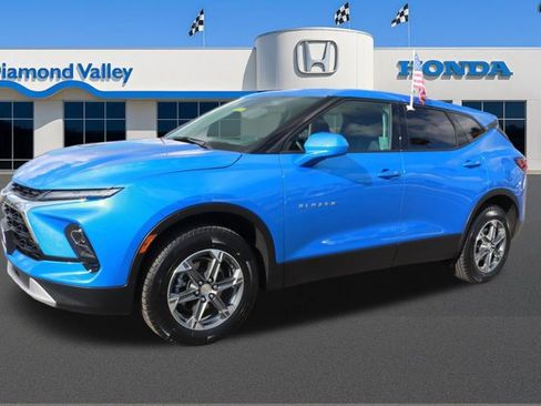 Used 2025 Chevrolet Blazer LT image 3