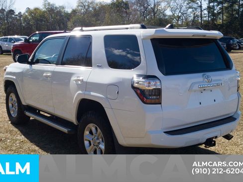 Used 2022 Toyota 4Runner SR5 image 10