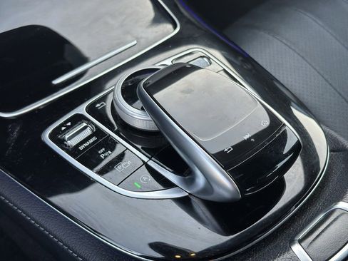 Used 2017 Mercedes-Benz E 300 4MATIC image 34