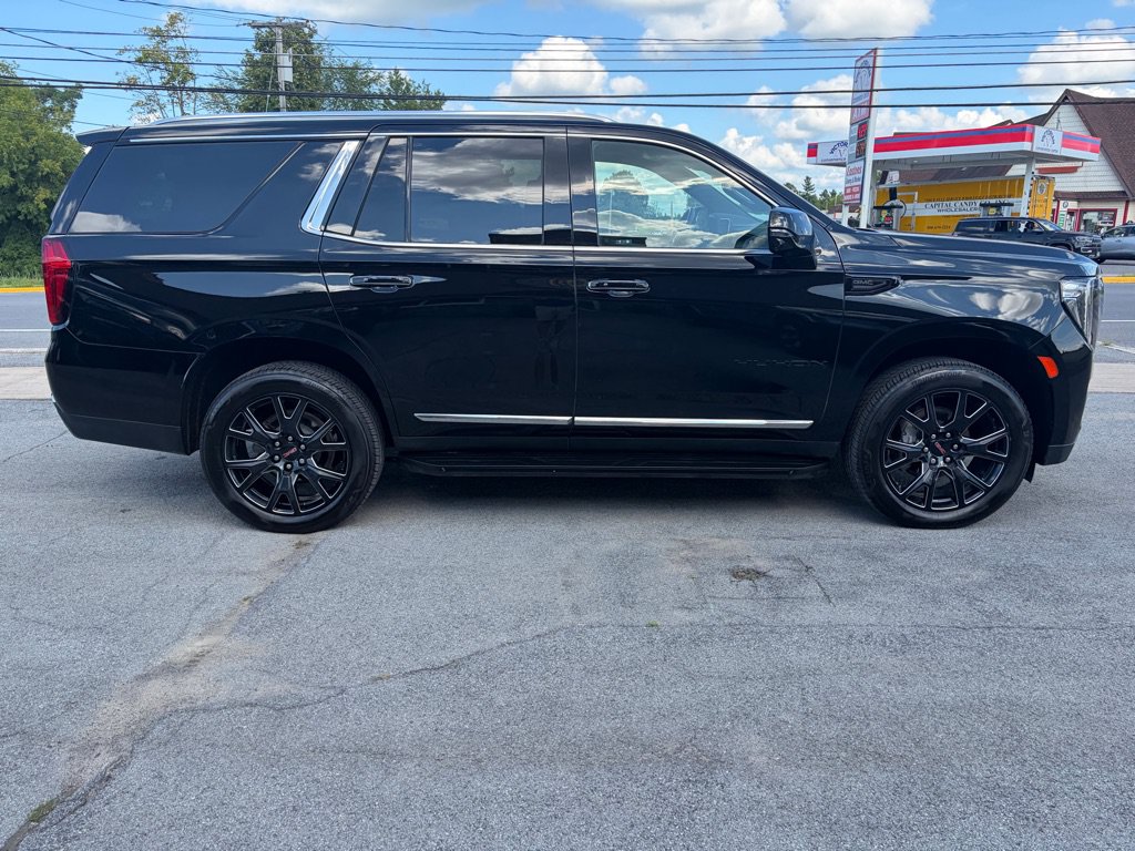 Used 2024 GMC Yukon SLT w/ SLT Luxury Package AWD/4WD image 8