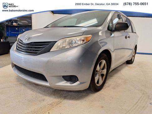 Used 2017 Toyota Sienna L FWD image 9