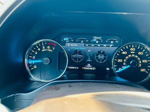 Used 2015 Ford F150 King Ranch w/ Equipment Group 601A Luxury AWD/4WD image 18