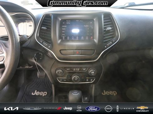 Used 2019 Jeep Cherokee Latitude w/ Popular Appearance Group image 16