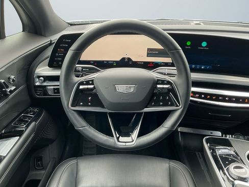 Used 2024 Cadillac Lyriq Luxury image 13