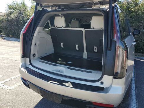 Used 2024 Cadillac Escalade Sport Platinum w/ LPO, ONYX Package AWD/4WD image 17