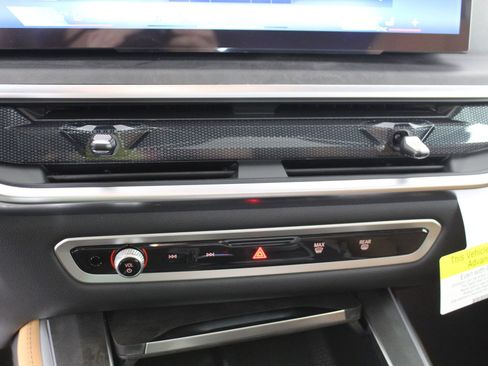 Used 2026 BMW X5 sDrive40i image 17