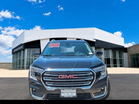 Certified 2023 GMC Terrain SLT w/ LPO, Floor Liner Package FWD image 5