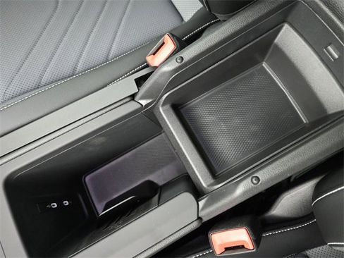 New 2025 Volkswagen Tiguan SE image 4