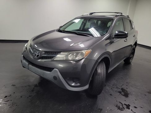 Used 2015 Toyota RAV4 LE FWD image 4