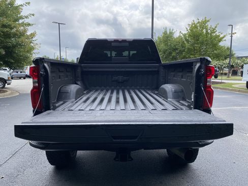 Used 2024 Chevrolet Silverado 3500 LT w/ Midnight Edition AWD/4WD image 11