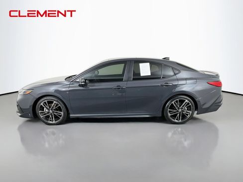 Used 2025 Toyota Camry XSE FWD image 5