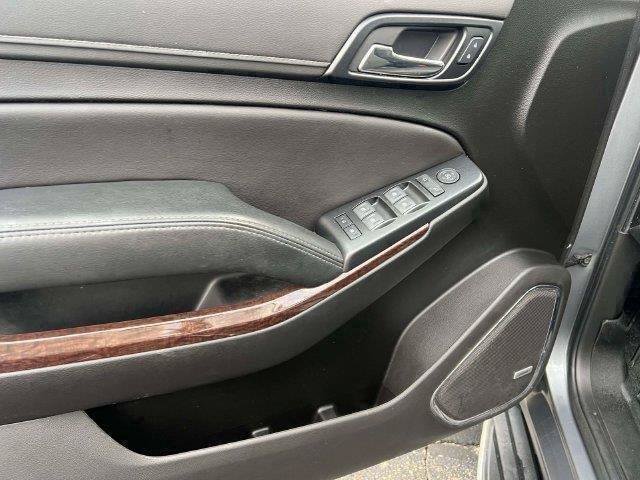 Used 2020 GMC Yukon XL SLE w/ SLE Value Package AWD/4WD image 17
