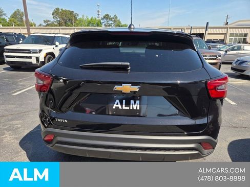 Used 2025 Chevrolet Trax LS FWD image 9