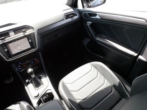 Used 2024 Volkswagen Tiguan SEL R-Line w/ MDO Package, Two-Row AWD/4WD image 11