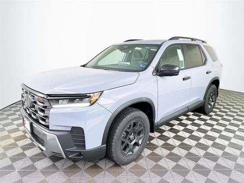 New 2026 Honda Pilot TrailSport image 3