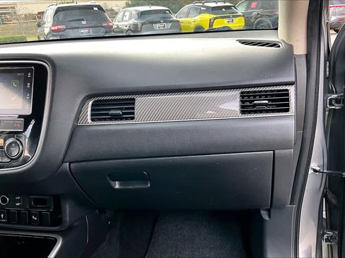 Used 2019 Mitsubishi Outlander SEL image 19