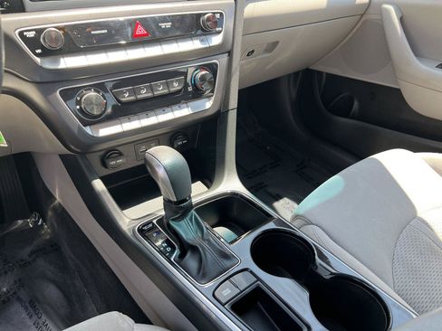 Used 2018 Hyundai Sonata SE FWD image 37