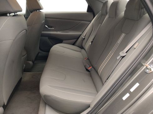 Used 2024 Hyundai Elantra SEL FWD image 18
